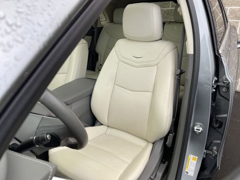 Certified 2025 Cadillac XT5 Premium Luxury image 17