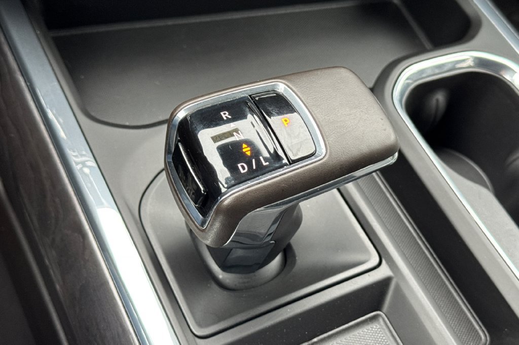 Used 2024 Chevrolet Silverado 1500 LTZ AWD/4WD image 25