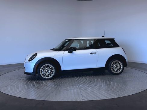 New 2026 MINI Cooper 2-Door Hardtop FWD image 5