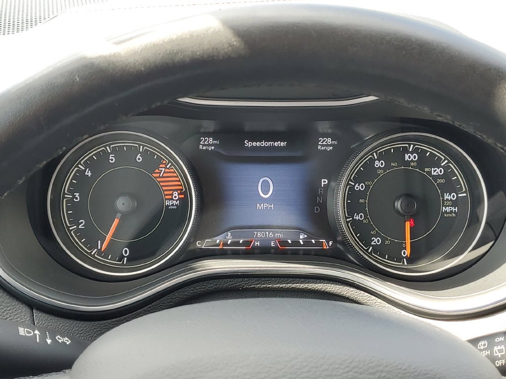 Used 2020 Jeep Cherokee Trailhawk w/ Cold Weather Group AWD/4WD image 16