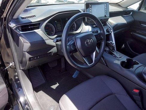 Certified 2022 Toyota Venza LE AWD/4WD image 9