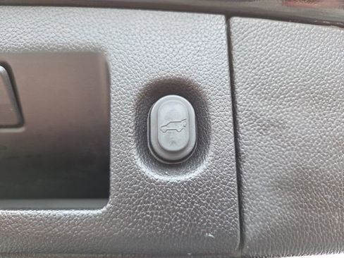 Used 2019 Chevrolet Tahoe LT image 45