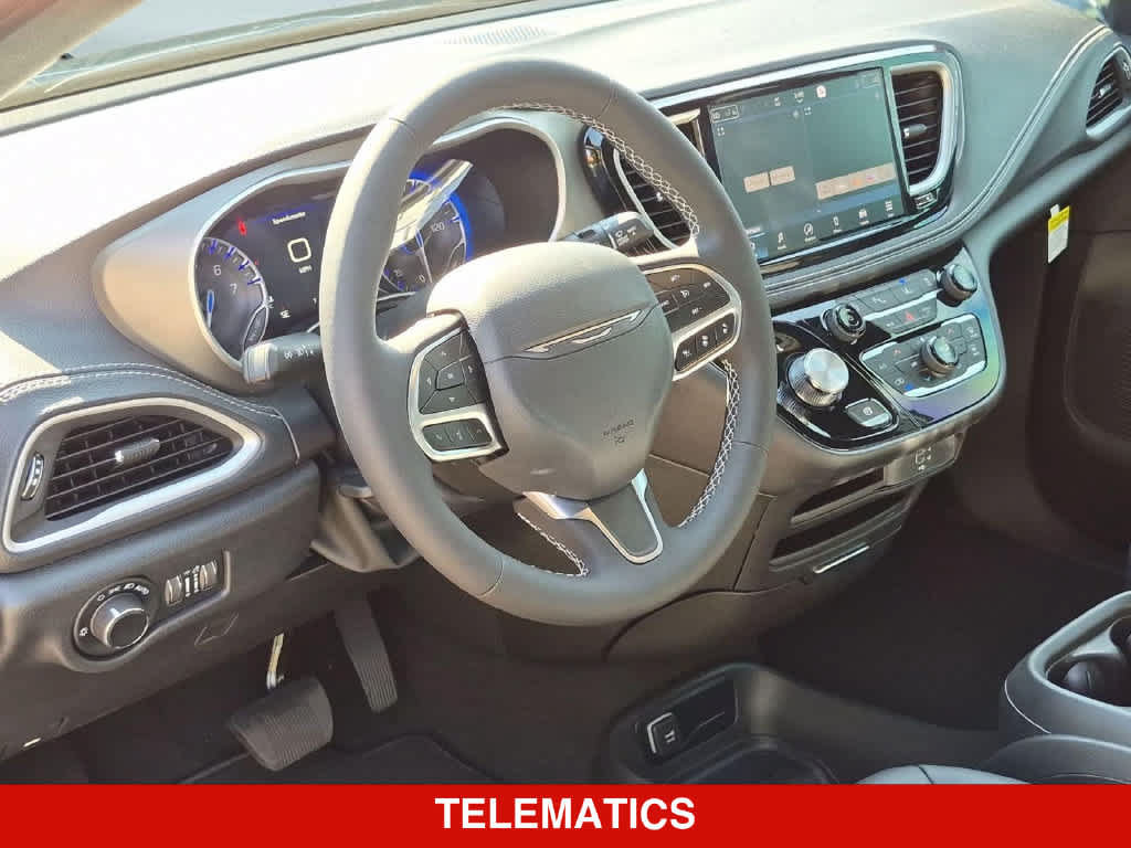 New 2027 Chrysler Pacifica Select FWD image 2