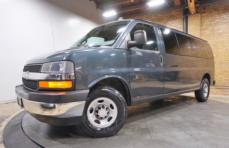 Used 2017 Chevrolet Express 3500 LT w/ LT Preferred Equipment Group RWD image 1