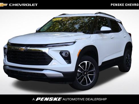 Used 2024 Chevrolet TrailBlazer LT w/ Convenience Package AWD/4WD image 1