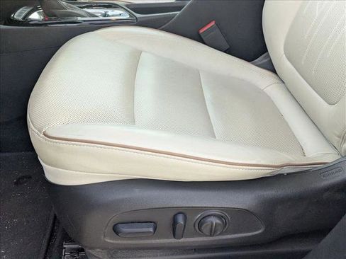 Used 2025 Buick Encore GX Avenir image 15