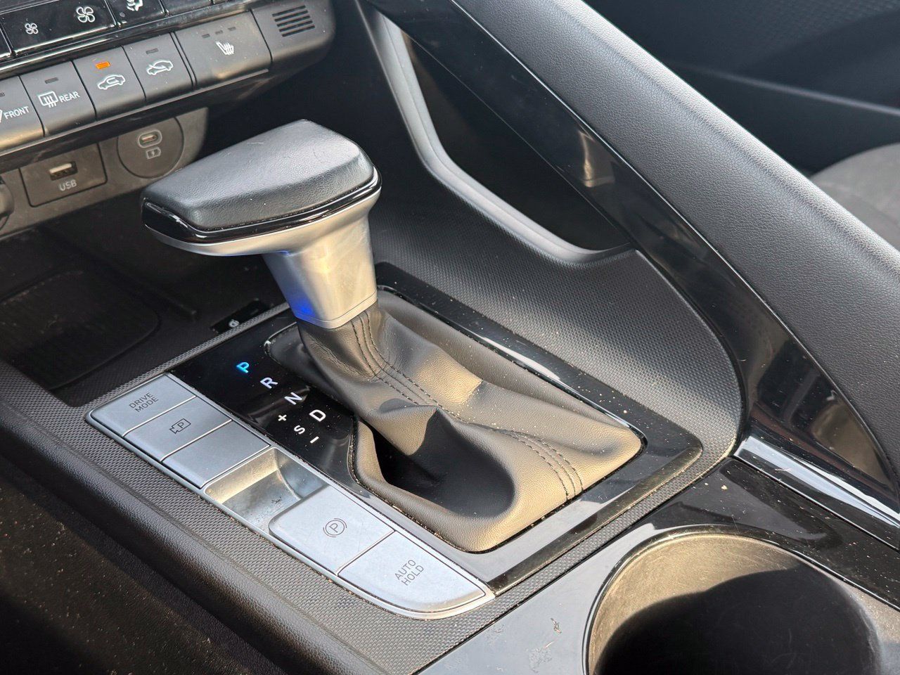Used 2025 Hyundai Elantra SEL FWD image 12