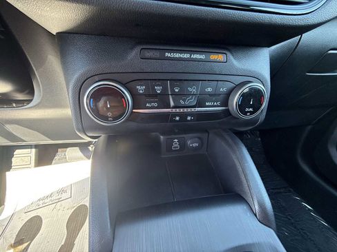 Used 2025 Ford Escape ST-Line FWD image 16