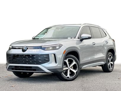 New 2025 Volkswagen Tiguan SE