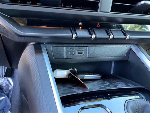 Used 2024 Chevrolet Colorado Trail Boss image 32