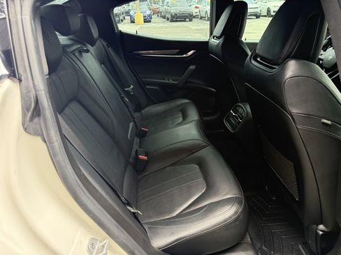 Used 2018 Maserati Ghibli GranSport RWD image 16