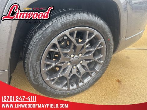 Used 2023 Jeep Grand Cherokee L Summit w/ Advanced Protech Group IV image 9