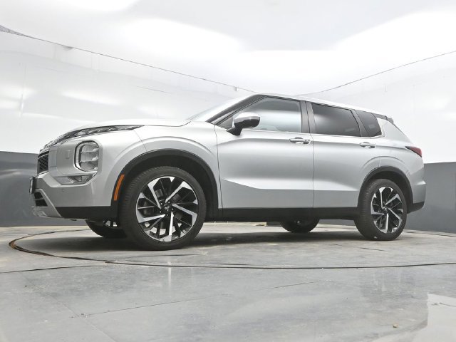 Used 2024 Mitsubishi Outlander SE AWD/4WD image 36