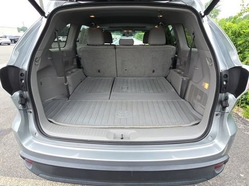 Used 2015 Toyota Highlander XLE AWD/4WD image 9
