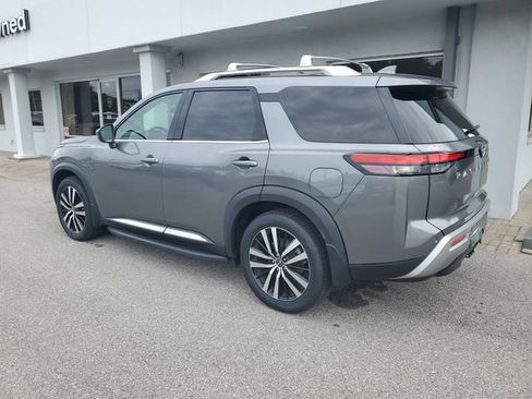 Certified 2023 Nissan Pathfinder Platinum w/ Cargo Package AWD/4WD image 2