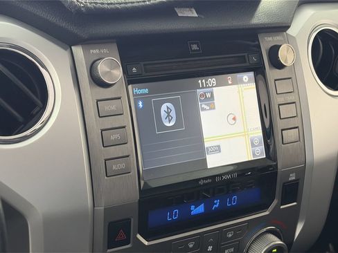 Used 2018 Toyota Tundra Limited w/ Limited Premium Package AWD/4WD image 16