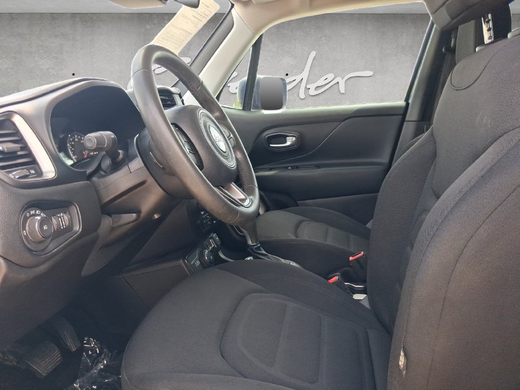 Used 2022 Jeep Renegade Latitude AWD/4WD image 19