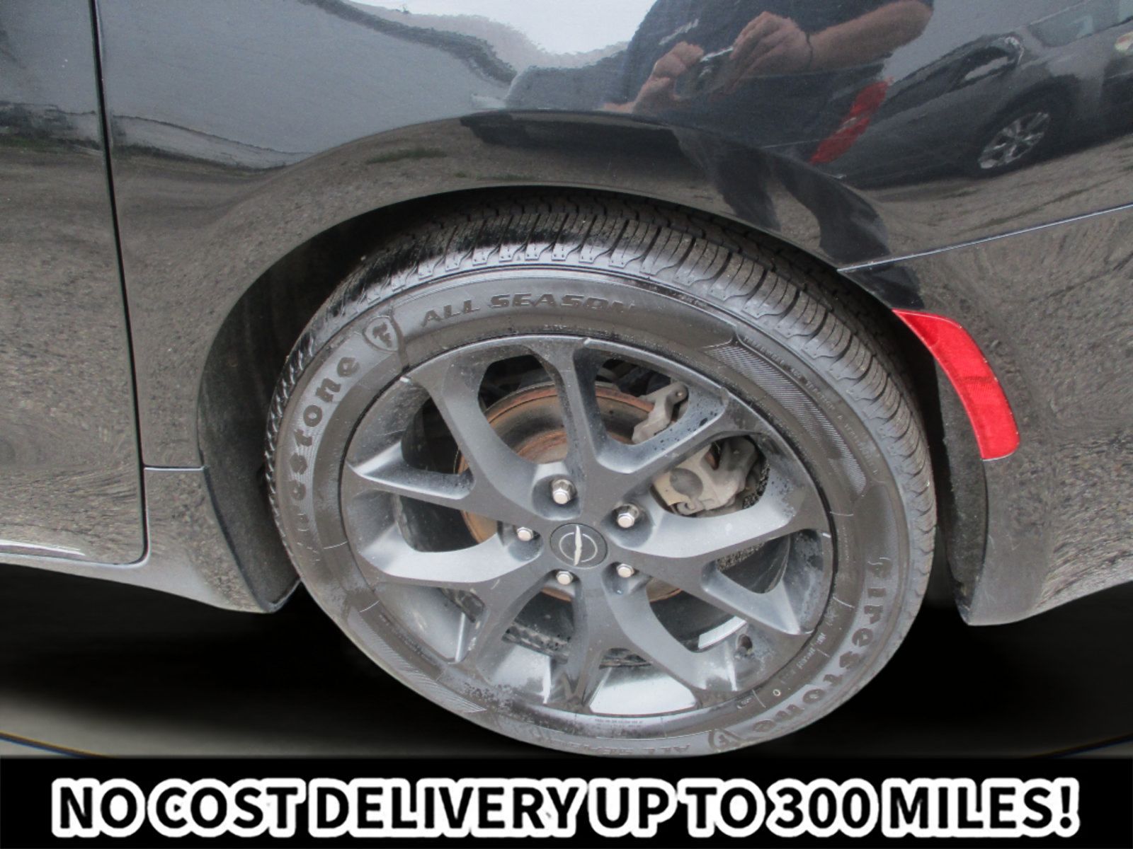 Used 2023 Chrysler Pacifica Touring-L w/ S Appearance Package FWD image 9