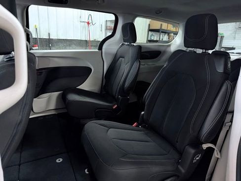 Used 2023 Chrysler Voyager LX FWD image 21