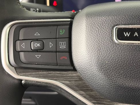 Used 2024 Jeep Wagoneer L Series II w/ Flexible Seating Group AWD/4WD image 17