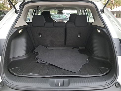 Certified 2023 Honda HR-V LX image 9