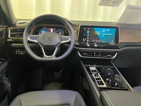 New 2026 Volkswagen Atlas SE image 16
