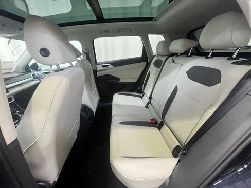 New 2025 Volkswagen Taos SE image 23