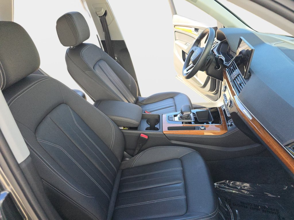 Used 2023 Audi Q5 2.0T Premium Plus w/ Premium Plus Package AWD/4WD image 12