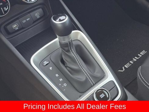 Certified 2025 Hyundai Venue SEL FWD image 24