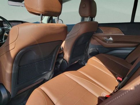 Used 2025 Mercedes-Benz GLE 450e 4MATIC w/ Winter Package image 15