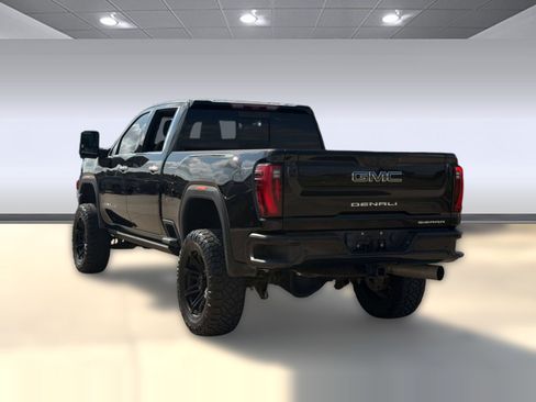 Used 2024 GMC Sierra 2500 Denali Ultimate AWD/4WD image 3