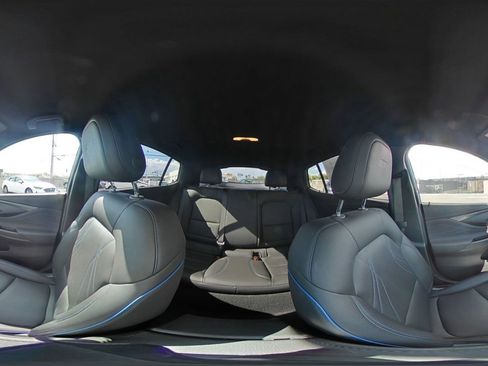 Used 2025 Buick Envista Sport Touring image 40