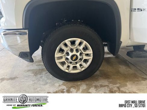 Used 2025 Chevrolet Silverado 2500 LT w/ Convenience Package AWD/4WD image 30