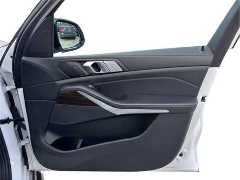 Used 2021 BMW X7 xDrive40i w/ Parking Assistance Package image 51