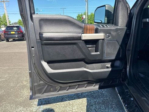 Used 2016 Ford F150 Lariat w/ Equipment Group 501A Mid AWD/4WD image 15