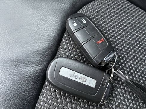 Used 2018 Jeep Compass Trailhawk AWD/4WD image 27