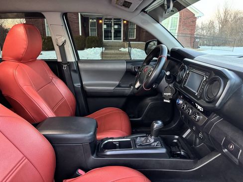 Used 2016 Toyota Tacoma SR RWD image 26