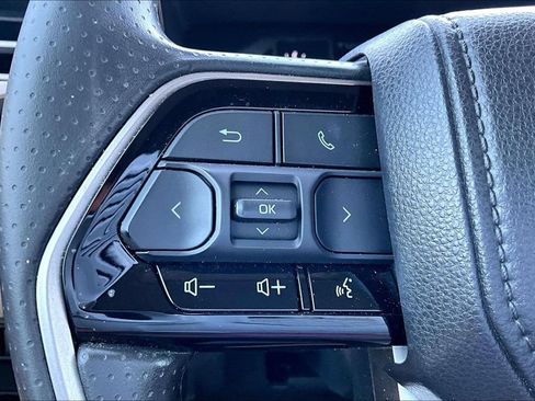 Used 2023 Toyota Tundra SR5 w/ SR5 Convenience Package AWD/4WD image 16
