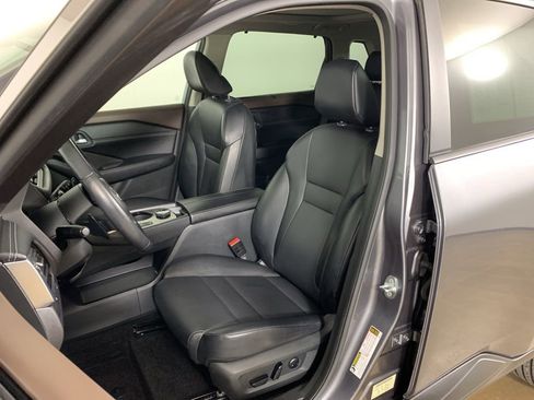 Used 2023 Nissan Rogue SV w/ SV Premium B Package image 29