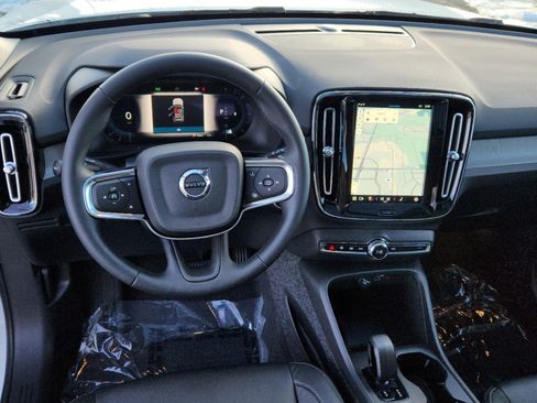 New 2025 Volvo XC40 B5 Core w/ Protection Package Premier image 8