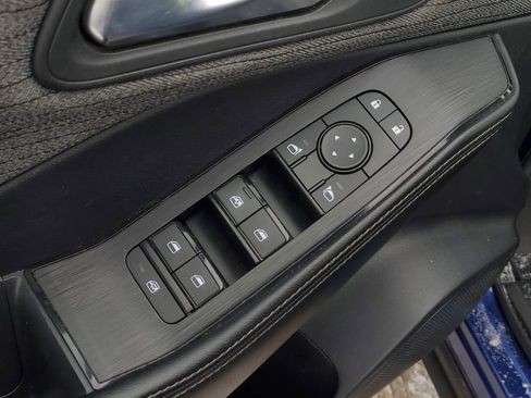 Used 2023 Nissan Rogue SV image 10