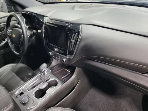 Certified 2023 Chevrolet Traverse LT w/ LT Premium Package AWD/4WD image 16