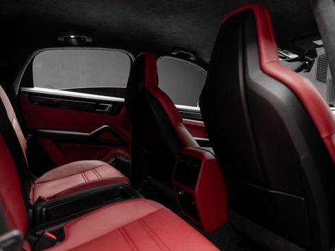 Used 2022 Porsche Cayenne Turbo GT AWD/4WD image 80