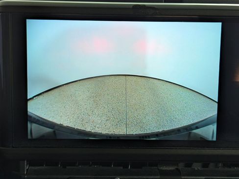 Used 2025 Jeep Wrangler Sahara image 21