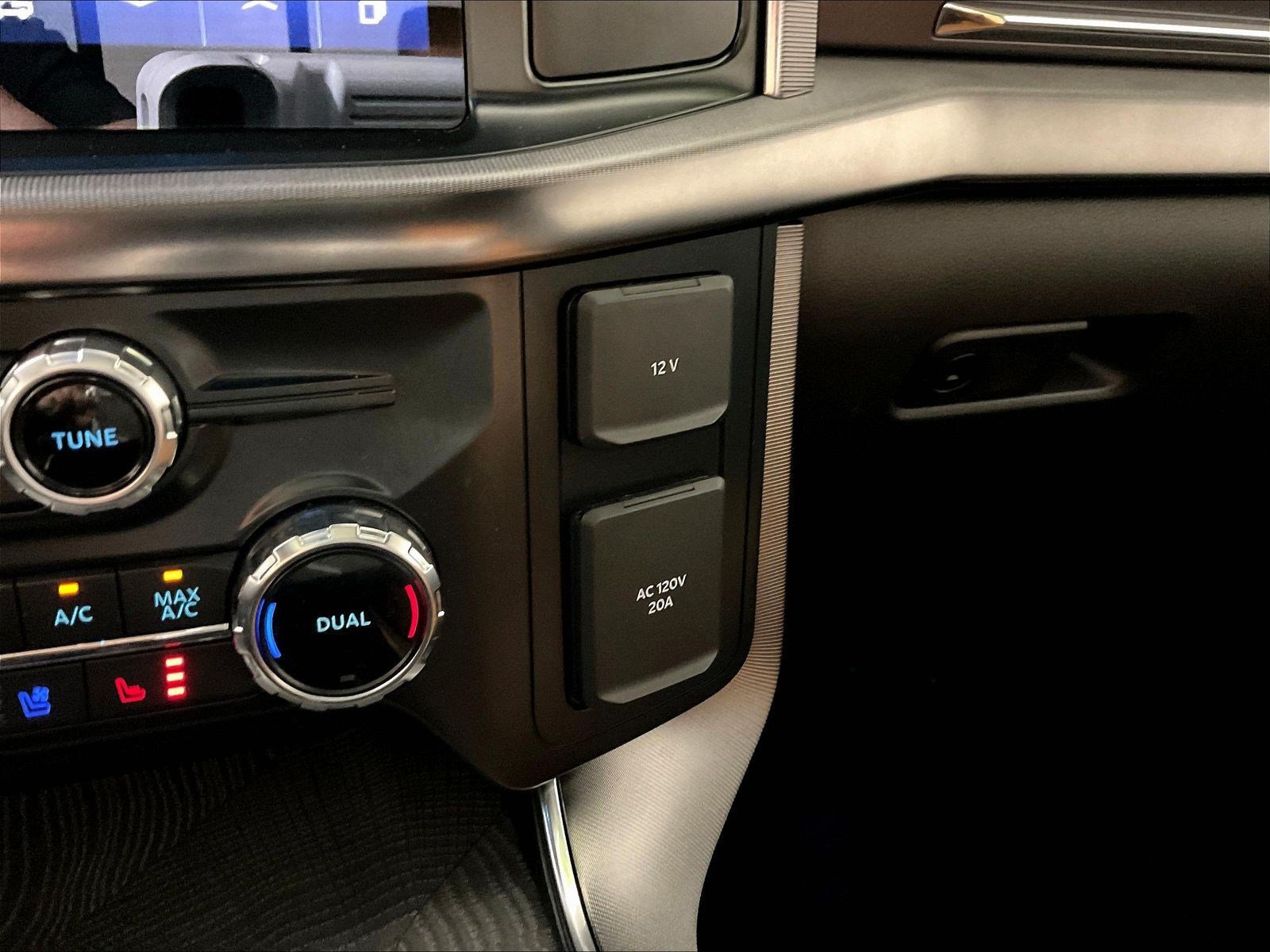 Used 2022 Ford F150 Platinum AWD/4WD image 17