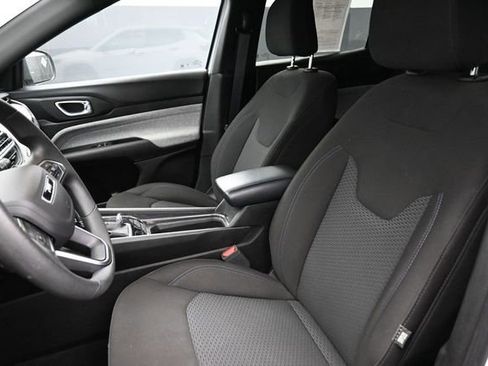 Used 2025 Jeep Compass Sport AWD/4WD image 13