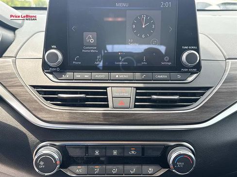 Used 2025 Nissan Altima 2.5 SV AWD/4WD image 23