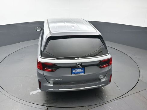 Used 2025 Honda Odyssey Touring image 41
