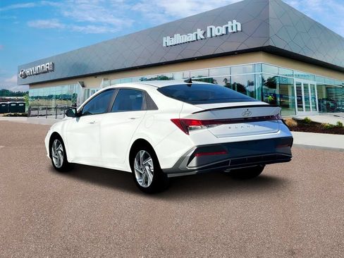 Used 2025 Hyundai Elantra Sport FWD image 5