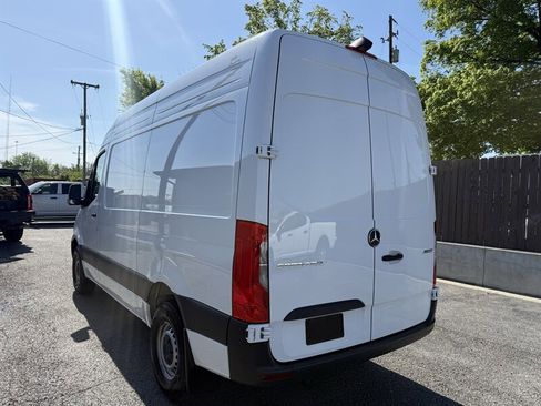 Used 2025 Mercedes-Benz Sprinter 2500 image 19